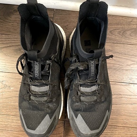 Adidas Terrex Women’s Black Hiking Shoes - Picture 2 of 8